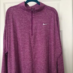 NWOT. Nike 3/4 zip women’s shirt 👚